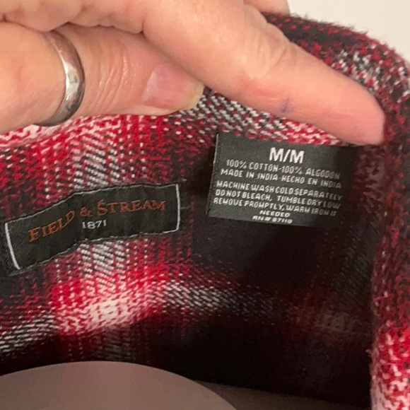 Field & Stream Flannel Medium Two Pockets Red White Black Plaid 100% Cotton BX26 - Picture 3 of 8
